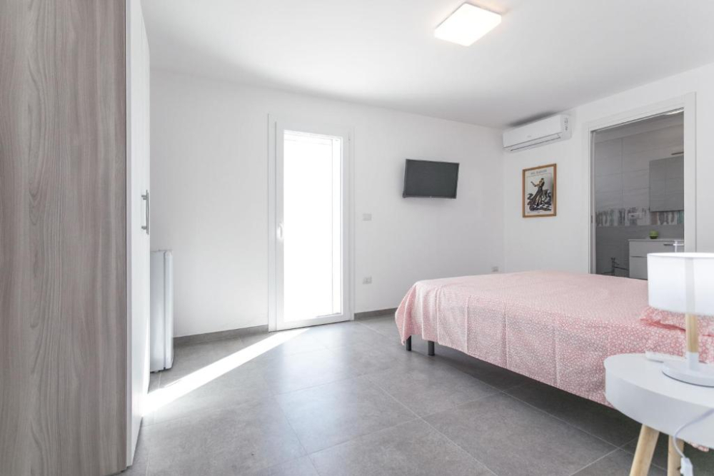 Room 6 (2 Pax)  - SH