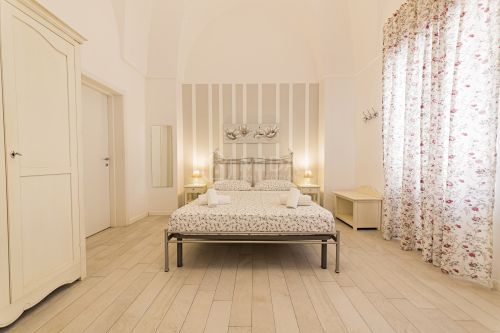 Camera Flowers - Incentro B&B