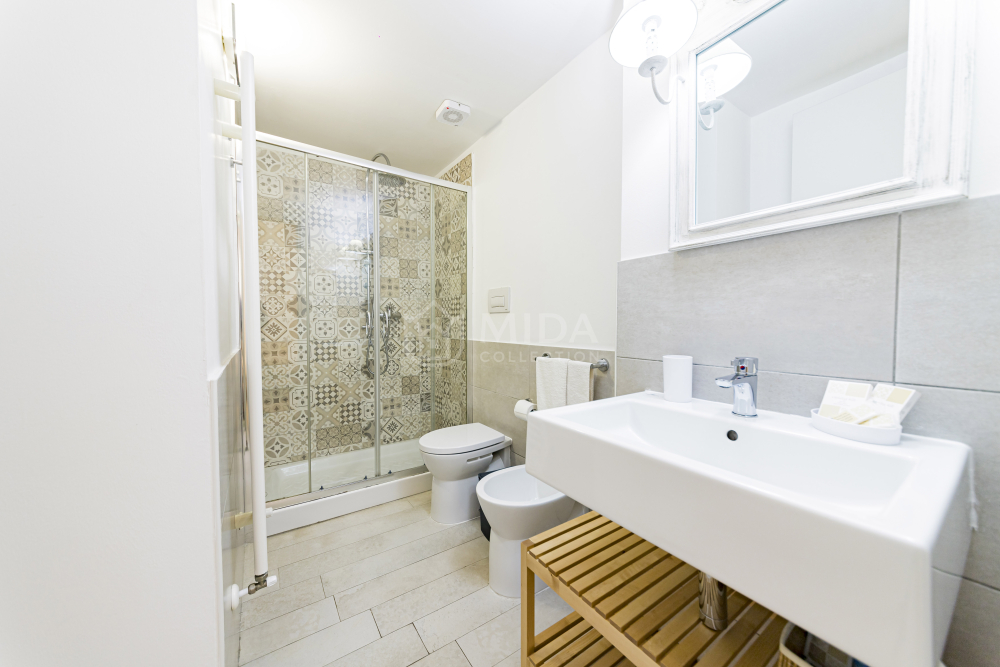 Camera Flowers - Incentro B&B