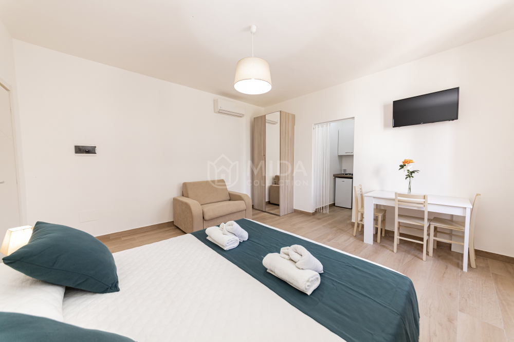 Camera 1 - Lory's House