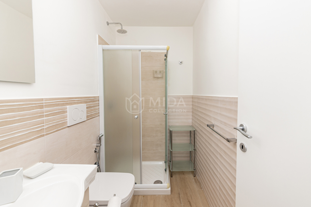 Camera 2 - Lory's House