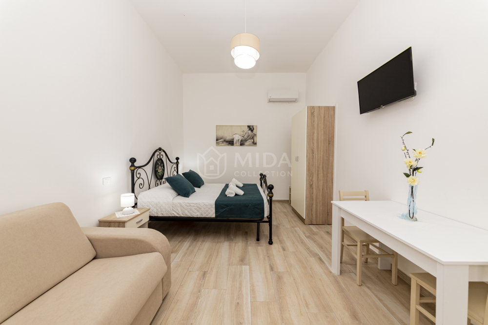 Camera 2 - Lory's House