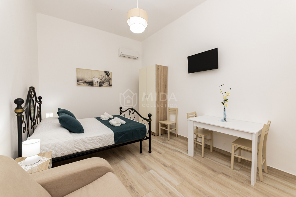 Camera 6 - Lory's House 