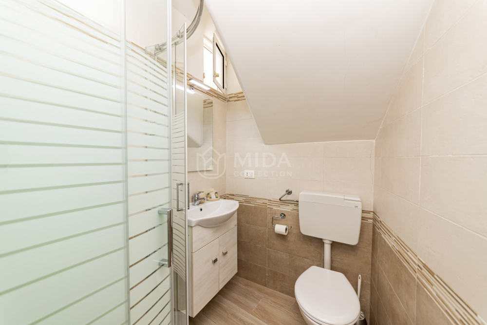 Camera 3 - Lory's House