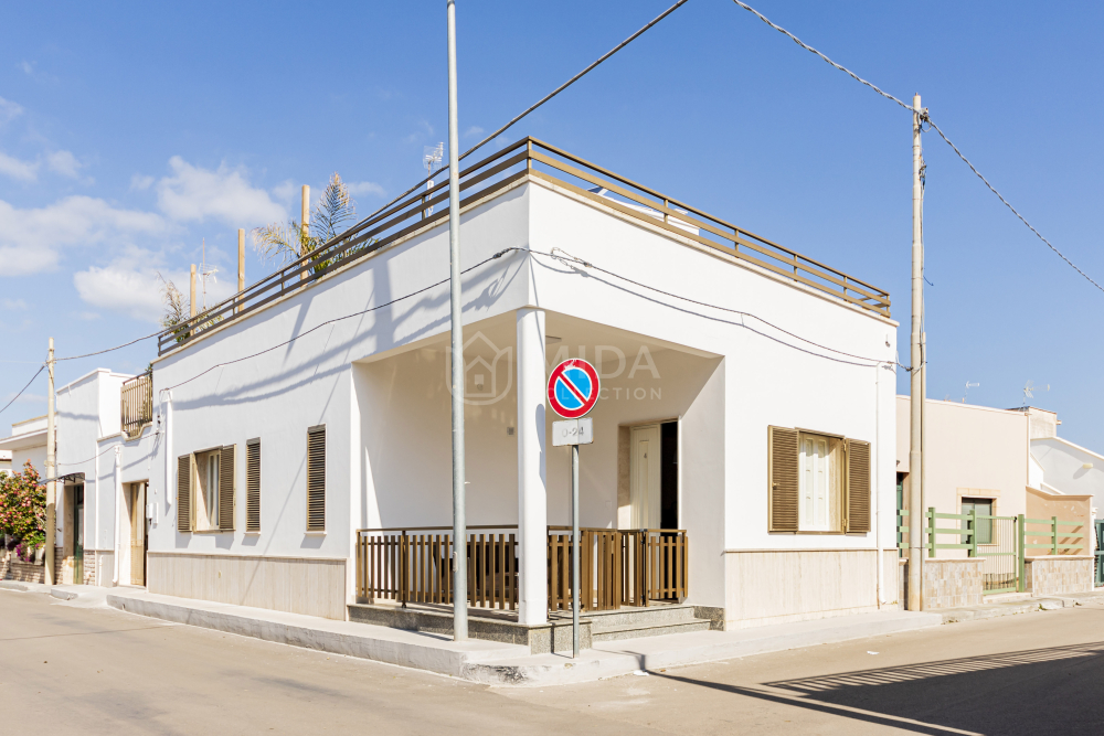 Camera 4 - Lory's House 