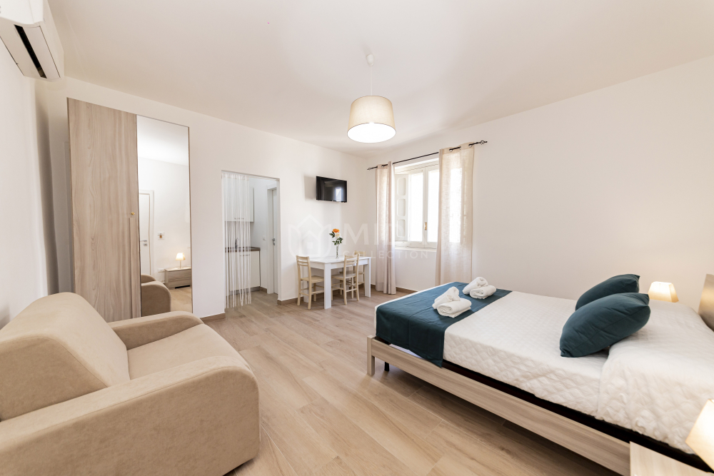 Camera 1 - Lory's House