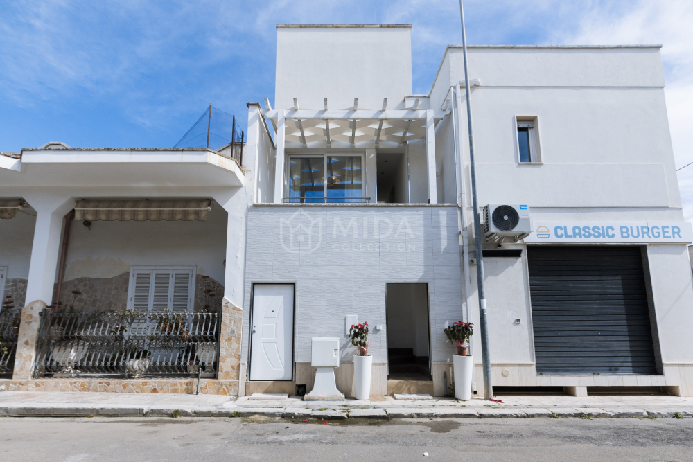 Beach Pier - Artemar B&B