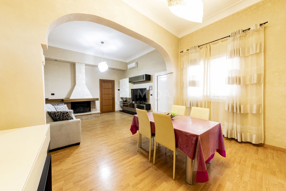 Coral Bay Apartment