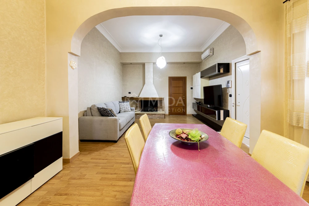 Coral Bay Apartment