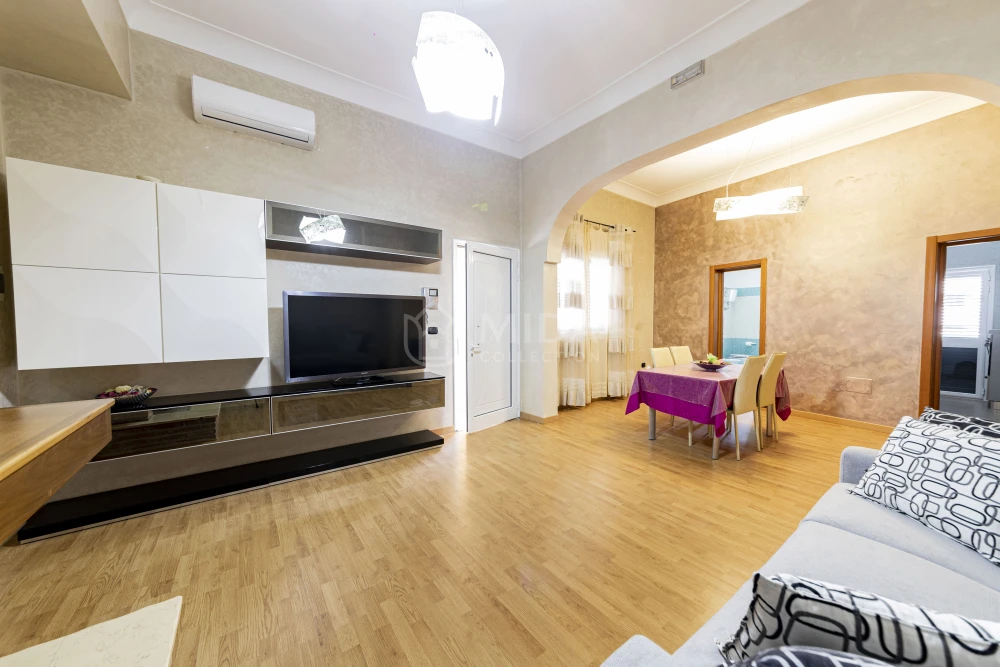 Coral Bay Apartment