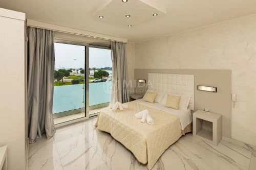 Riviera Luxury - Camera 2
