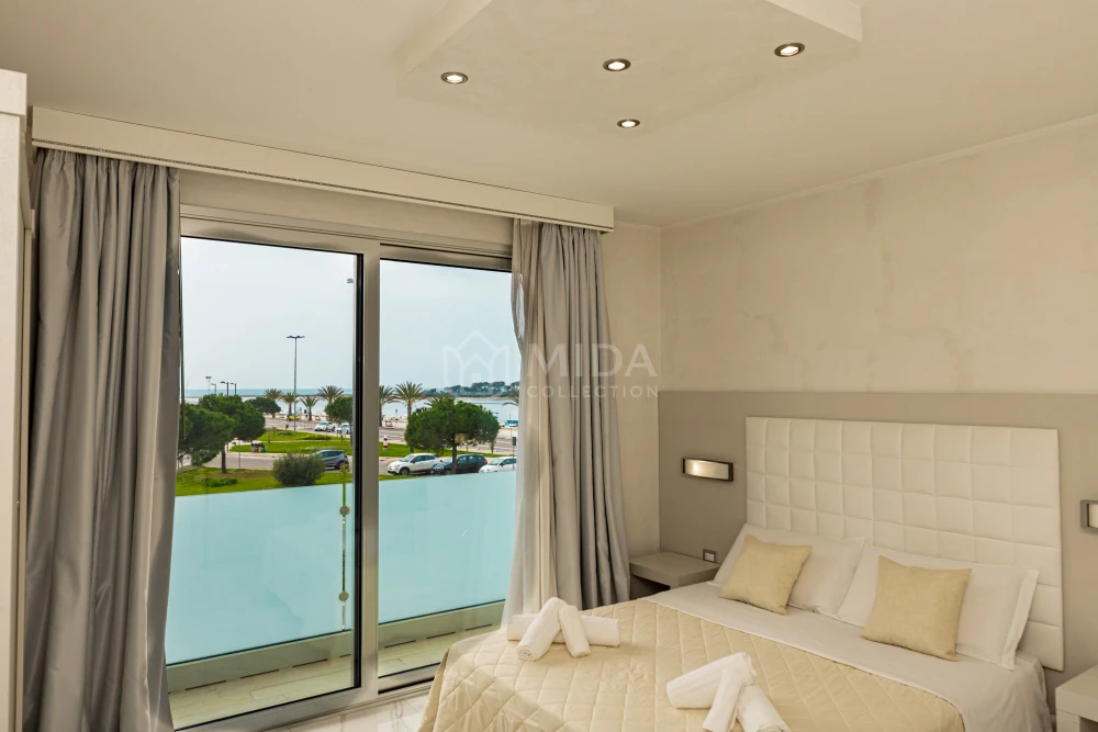 Riviera Luxury - Camera 2