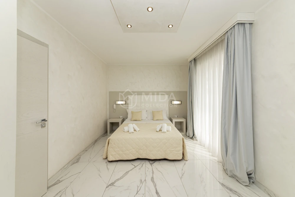 Riviera Luxury - Camera 4
