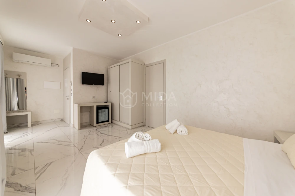 Riviera Luxury - Camera 4