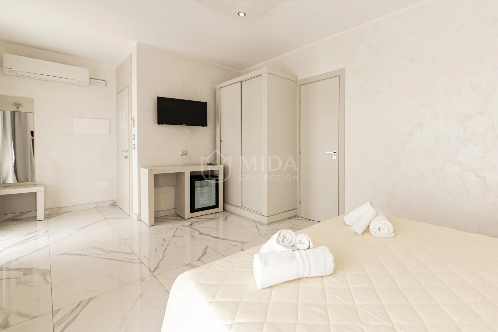 Riviera Luxury - Camera 4