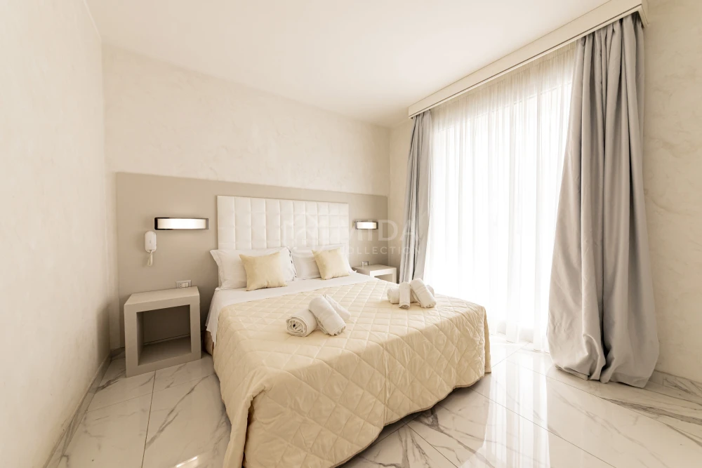 Riviera Luxury - Camera 4