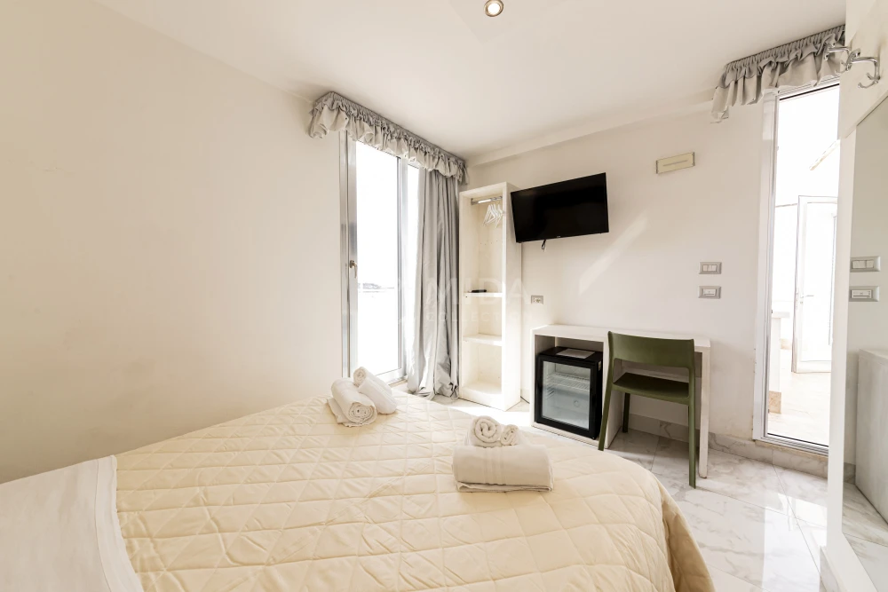 Riviera Luxury - Camera 6