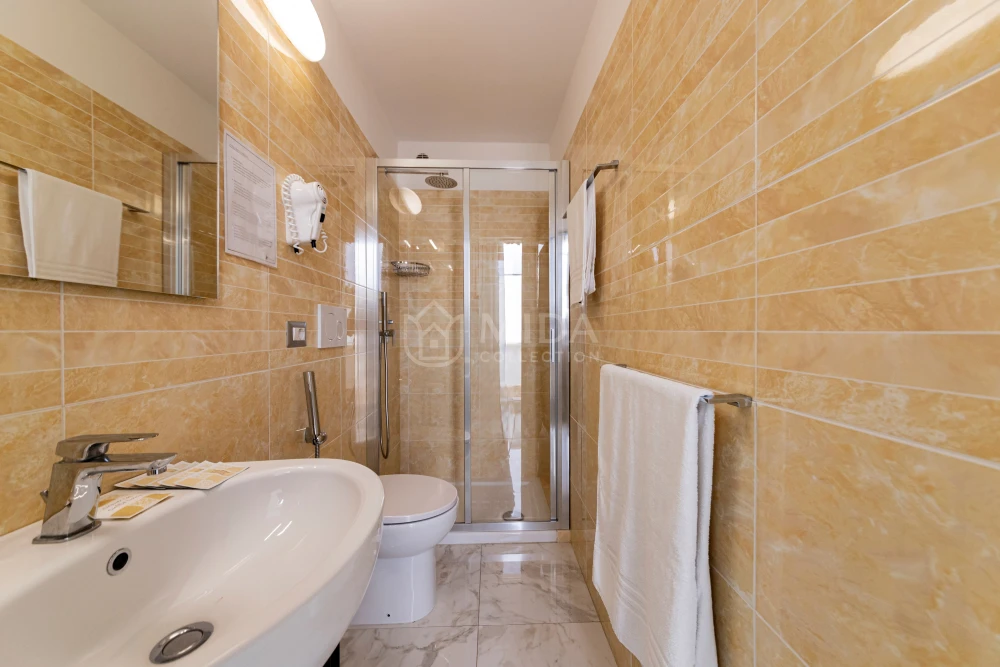 Riviera Luxury - Camera 6