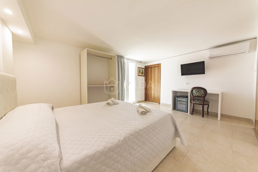 Camera 201 - President Apartments