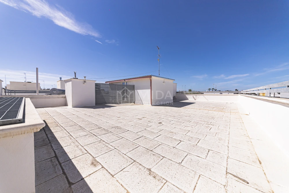 Camera 201 - President Apartments