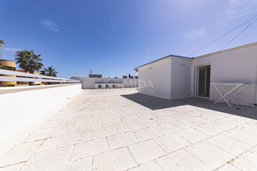 Camera 201 - President Apartments
